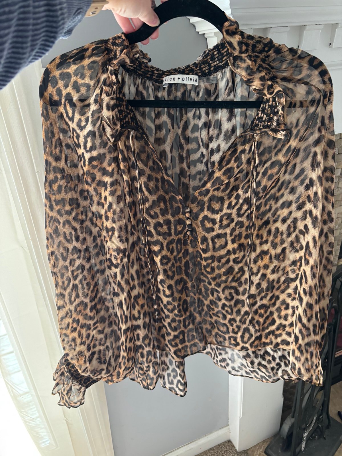 Alice + Olivia 100% Silk Leopard Print Blouse