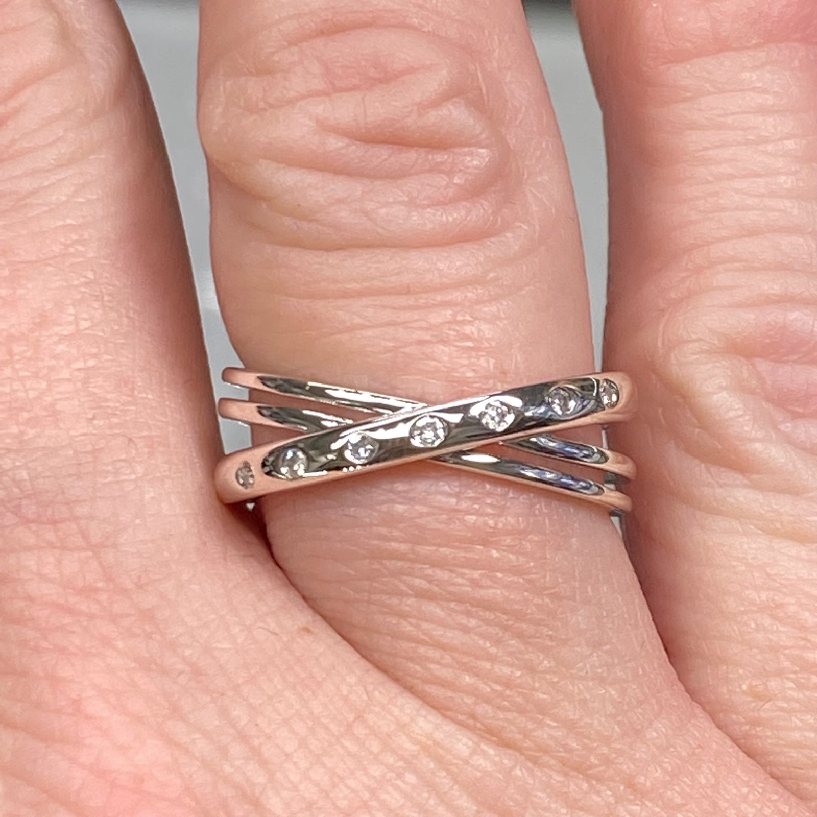 925 Sterling Silver Diamond Criss Cross X Ring