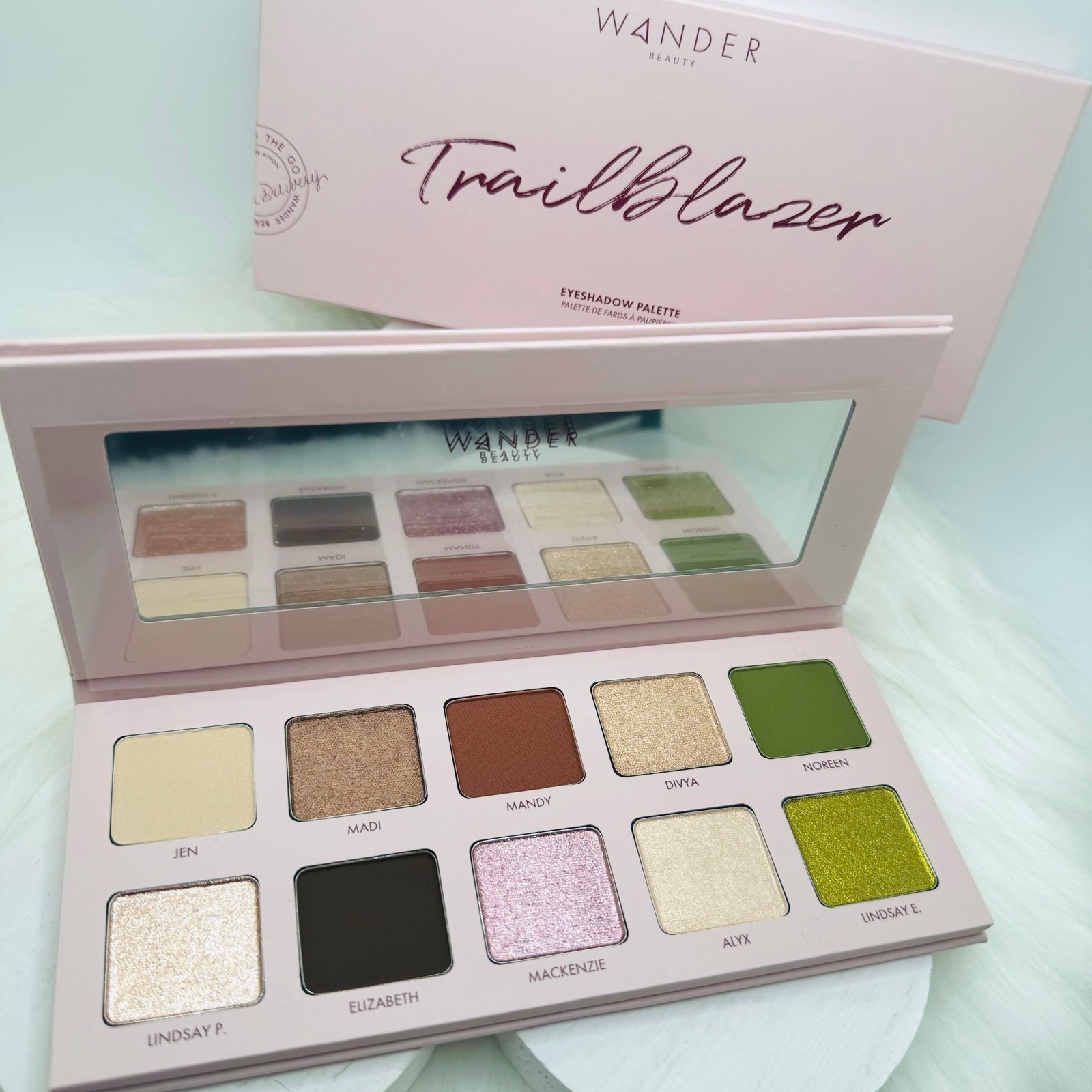 WANDER BEAUTY Trailblazer Eyeshadow Palette