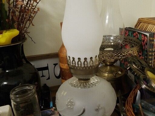 GWTW VINTAGE FANCY GLOBED FROSTED GLASS FLORAL THEMED ELECTRIC HURRICANE LAMP