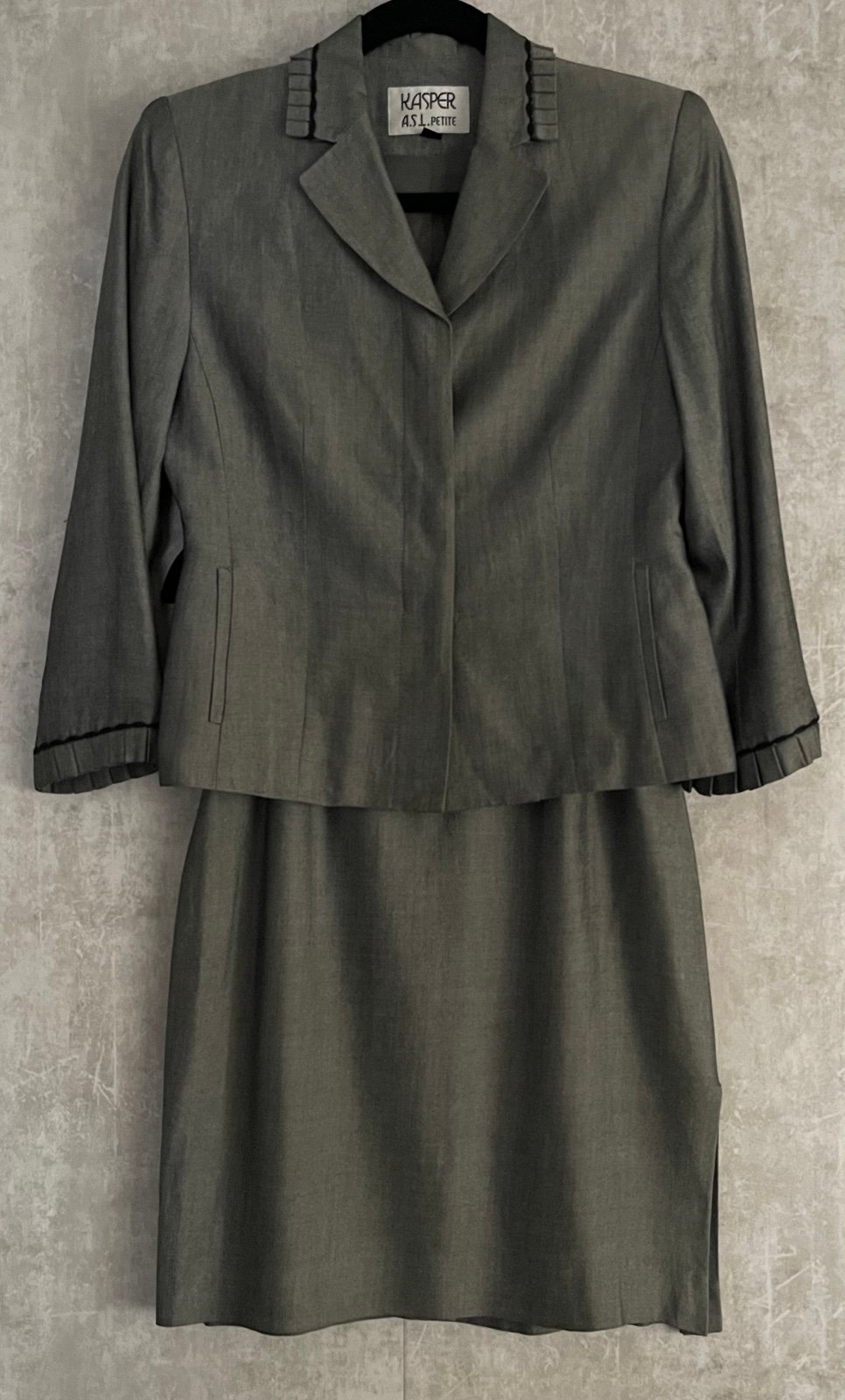 Kasper For ASL Petite 2 Piece Skirt Blazer/Jacket Suit Gray w/Black Trim Size 2P