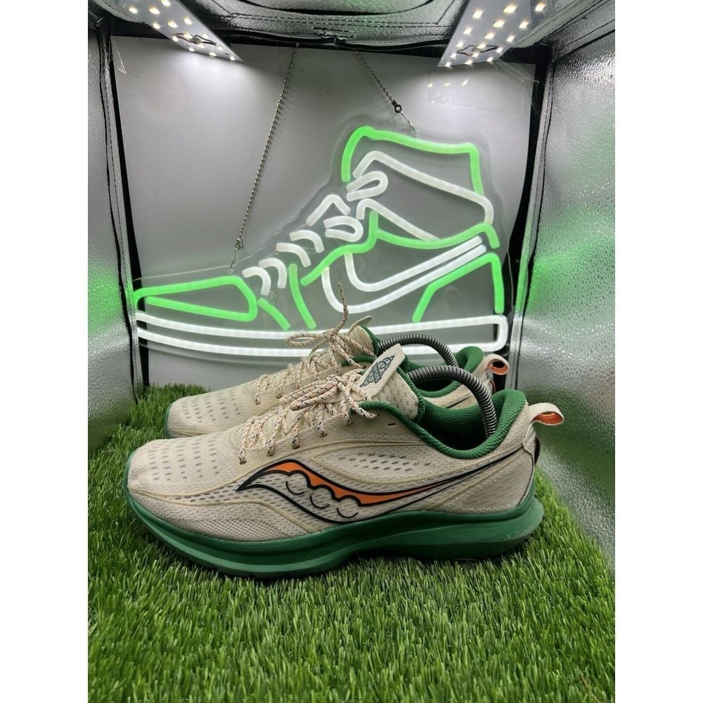 Saucony Kinvara 13 Shamrock Irish Cream Womens 9.5 Running Shoes Ivory Green