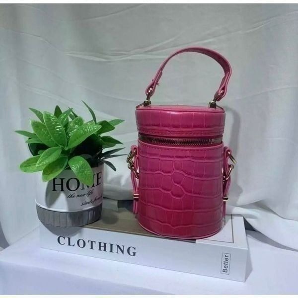 Bucket bag