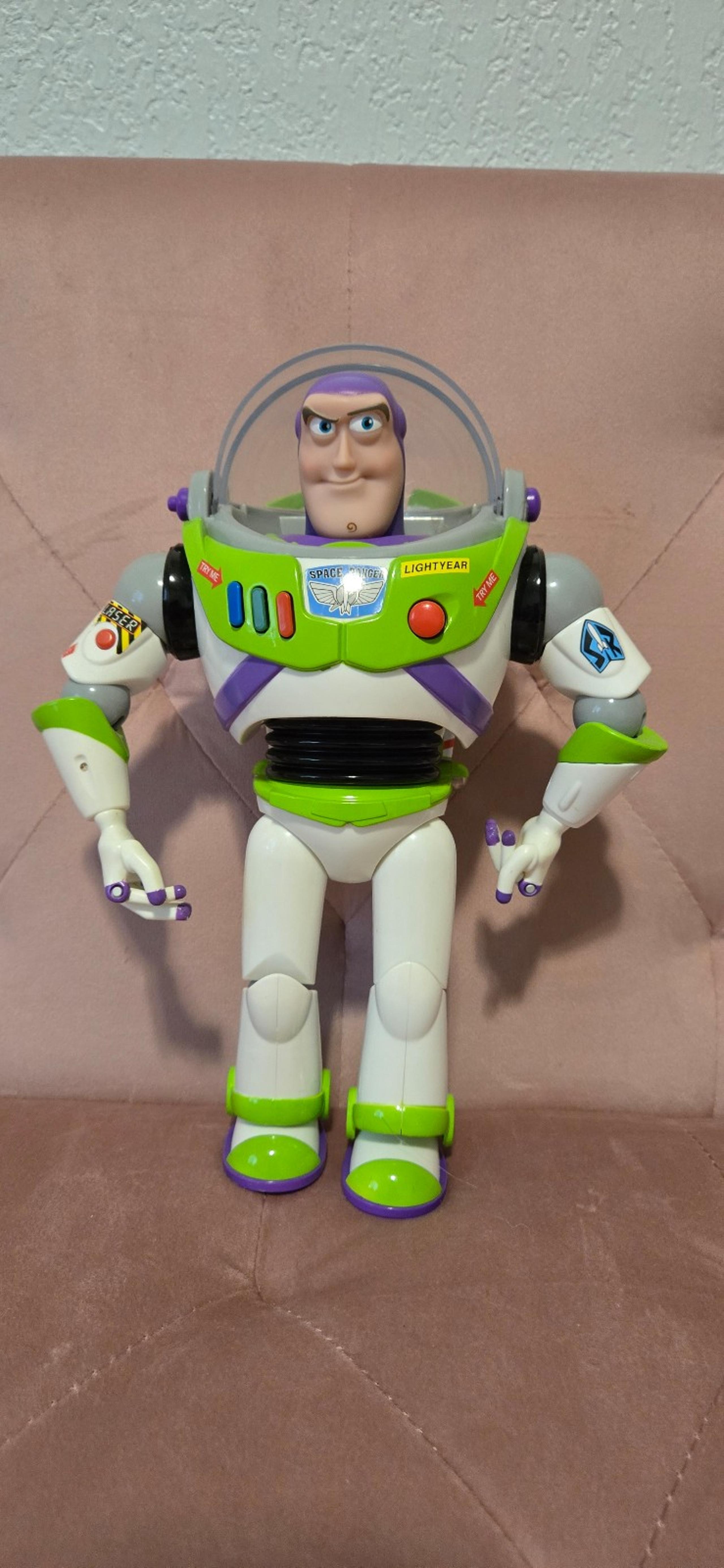 Disney/Pixar Toy Story 12" Buzz Lightyear Action Figure! Great Condition & Works