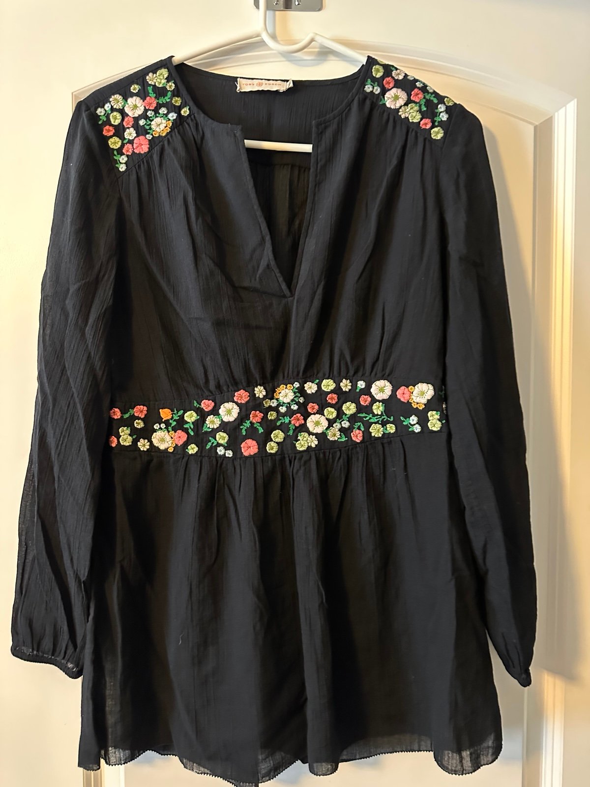 Women’s Tory Burch black sheer long sleeved blouse size 4 (small)