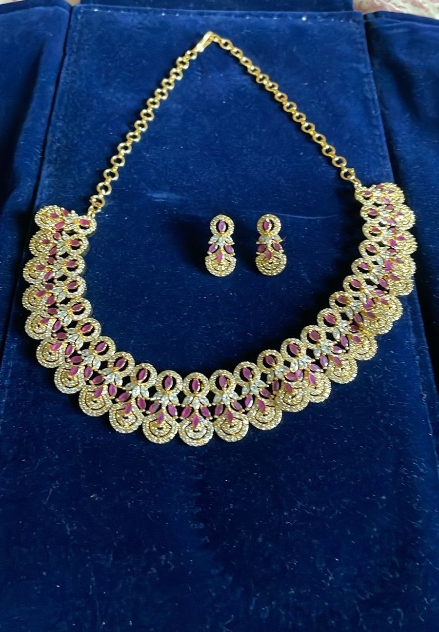 Necklace and earrings set