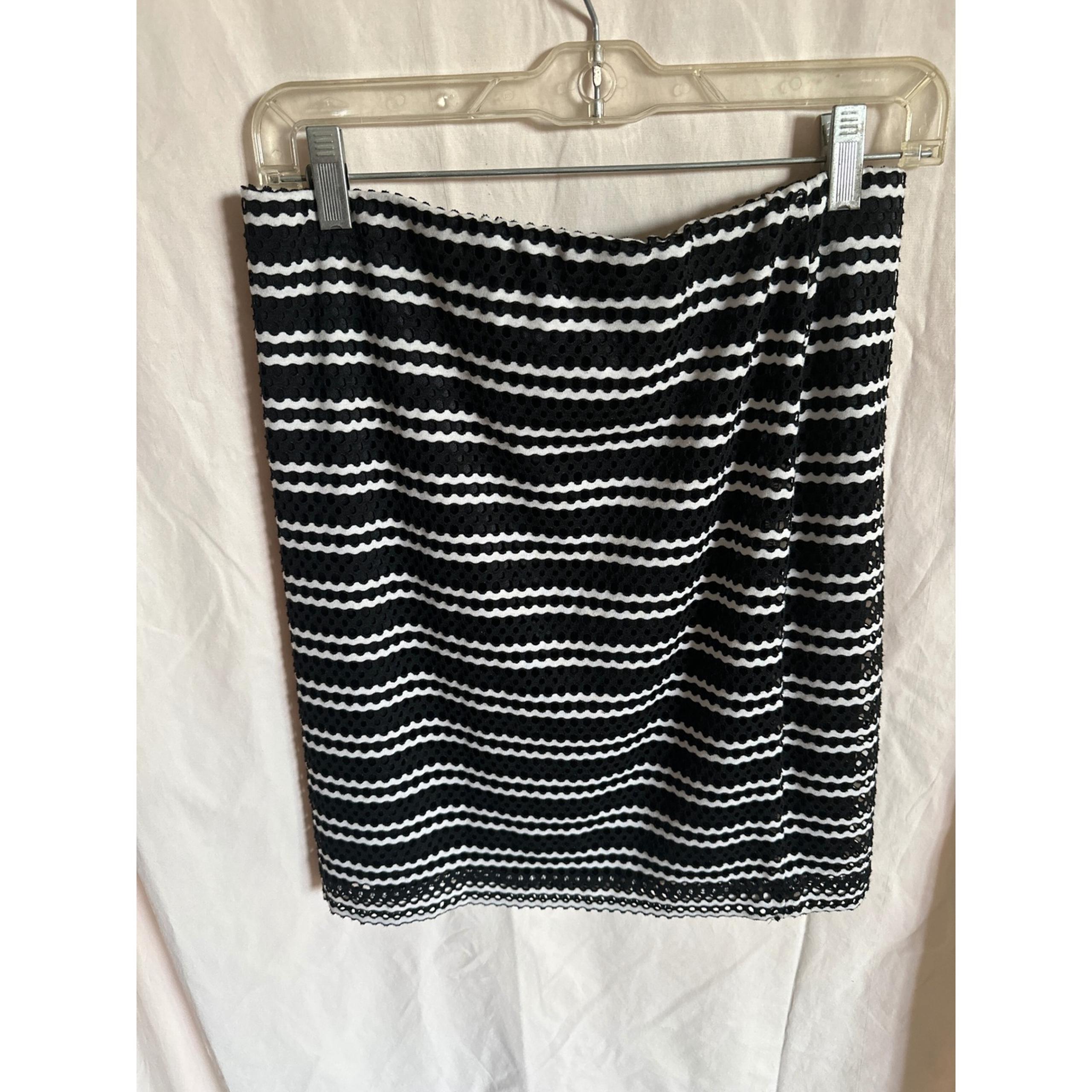 Alfani Petite Black & White Striped Mini Skirt - Eyelet Detail - Size 8P