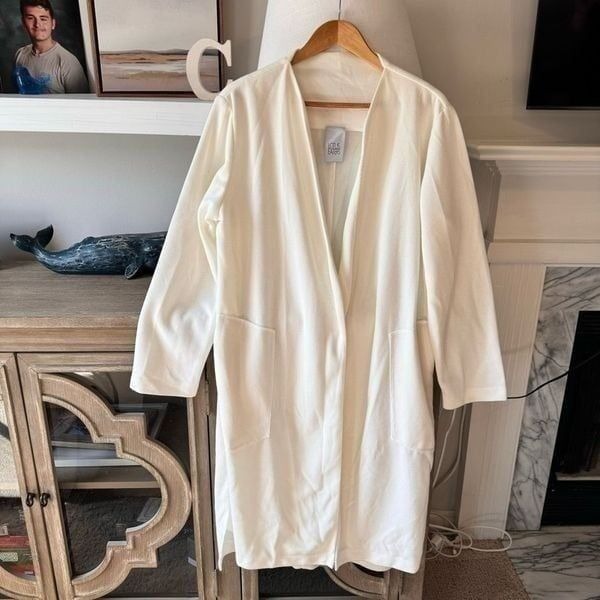 Lotus Eaters Cream Long Cardigan with Front Pockets Size Large