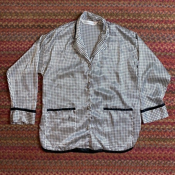 VTG VICTORIAS SECRET HOUNDSTOOTH BUTTON UP PAJAMA TOP