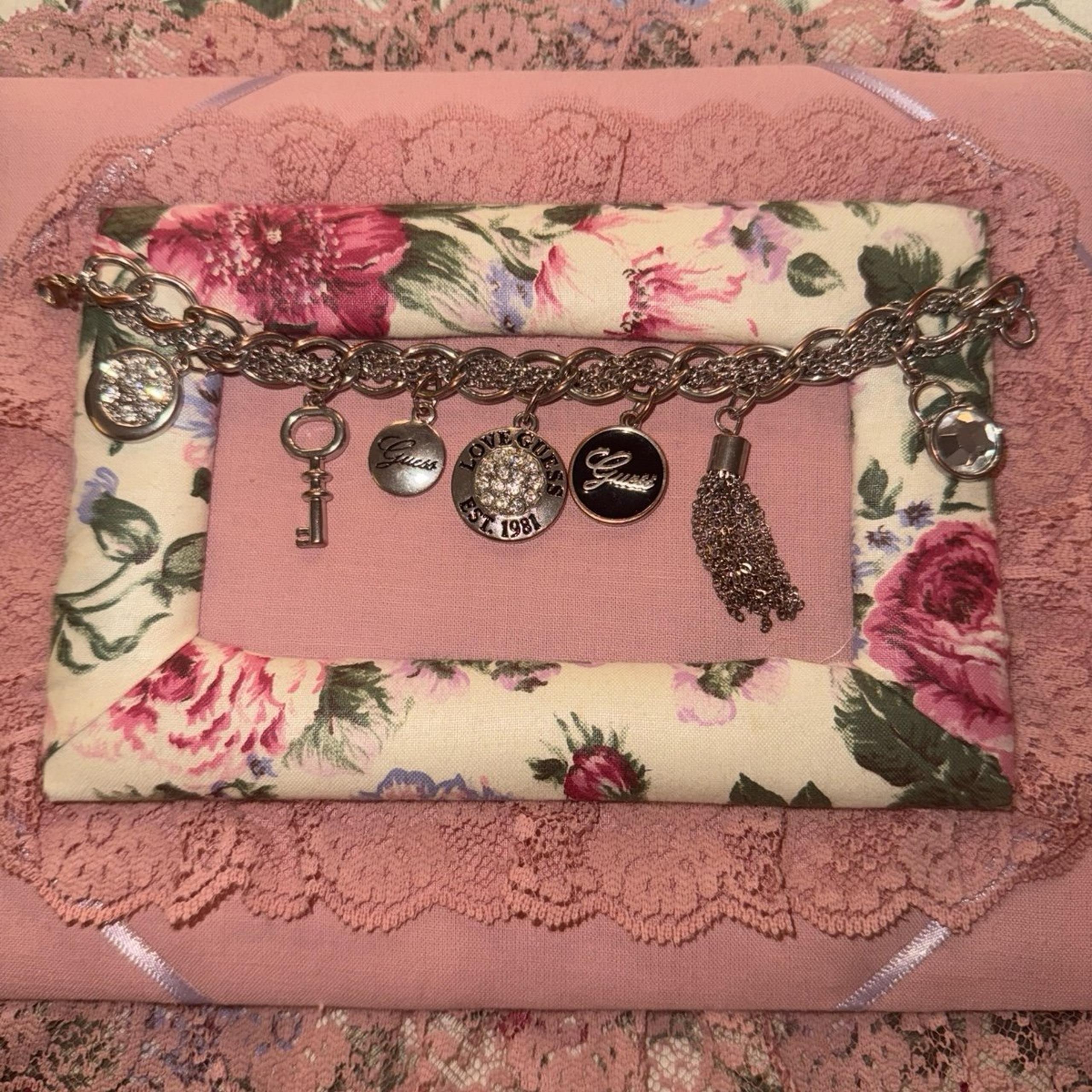 Vintage GUESS Charm Bracelet -Y2K