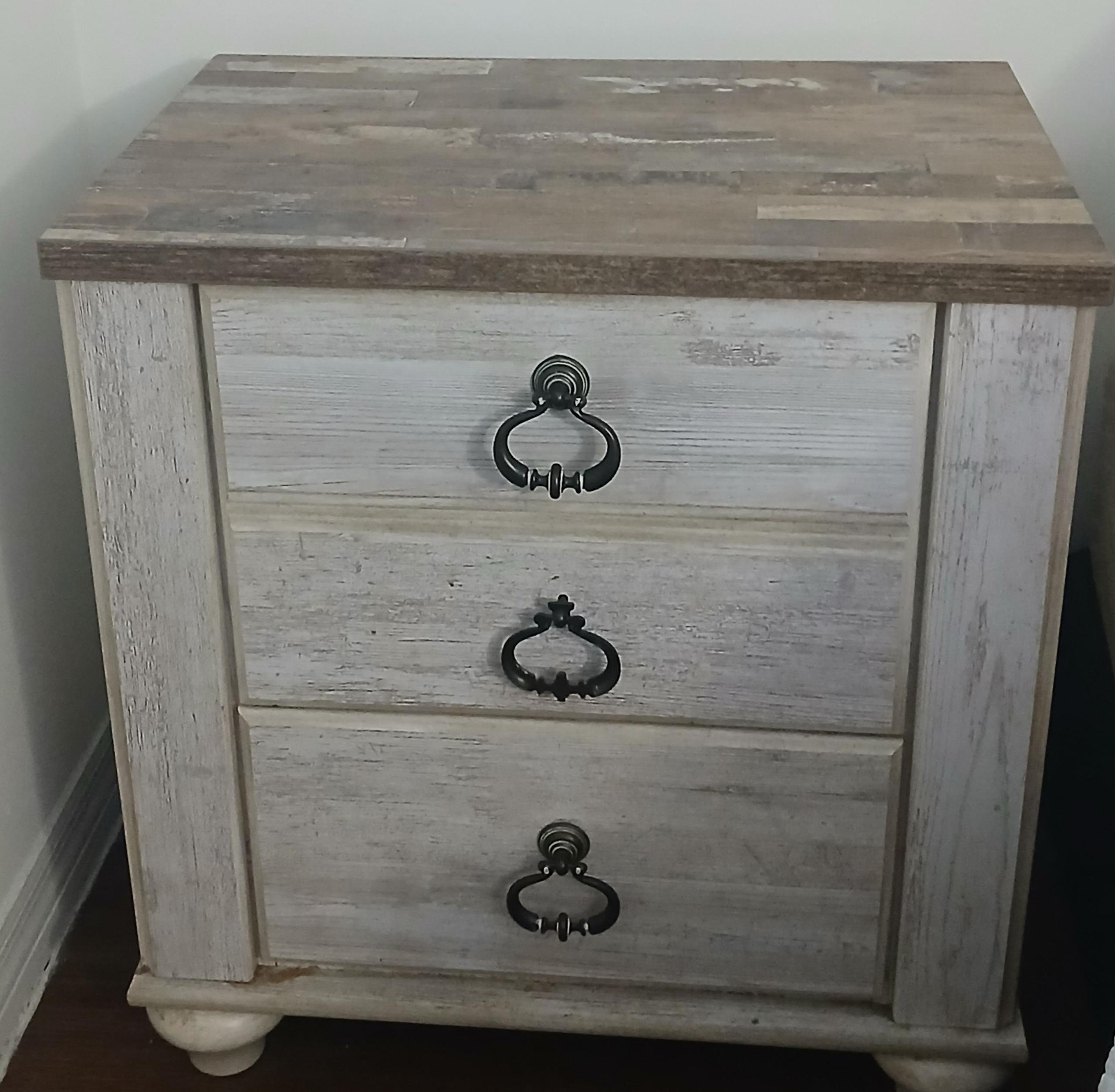 White Washed Dresser and Night Stands