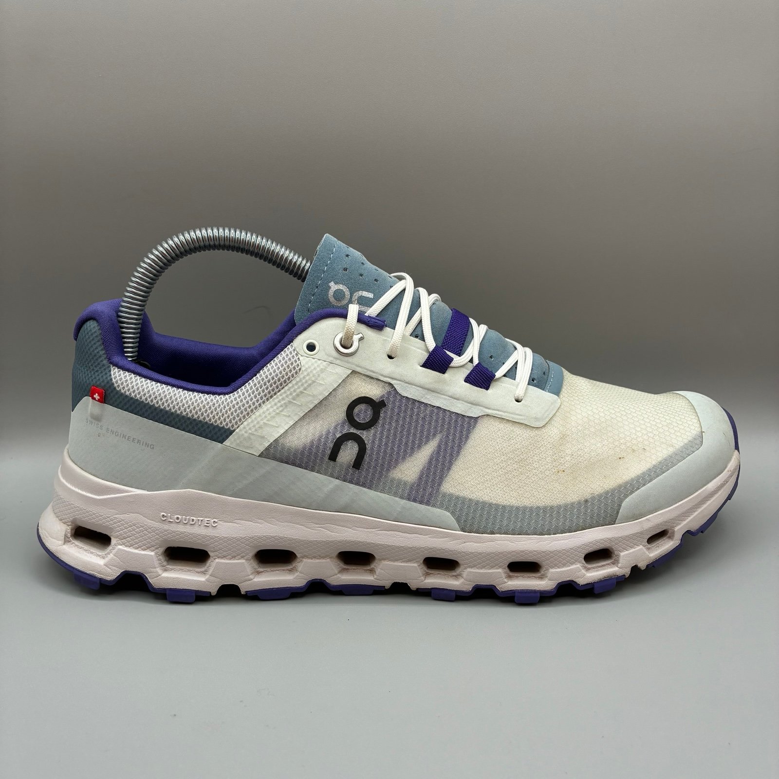 ON Running Cloudvista Women’s 10 Frost Mineral Athletic Gym Sneakers 64-99057