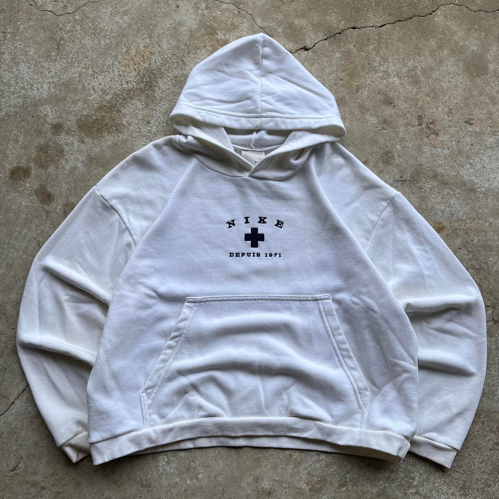 Vintage Y2K Nike Grunge Embroidered Cropped Center Hoodie