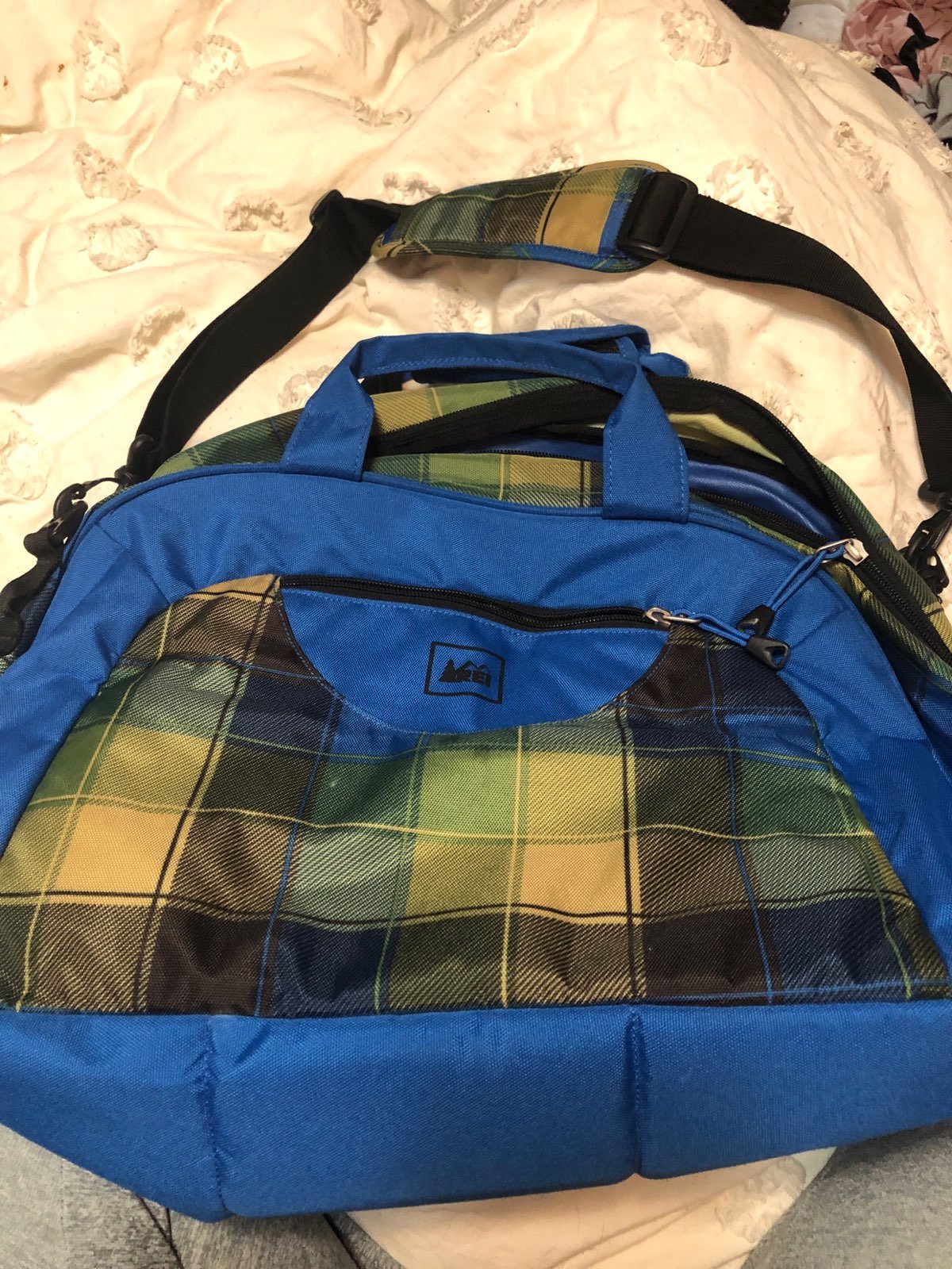 REI DUFFLE BAG