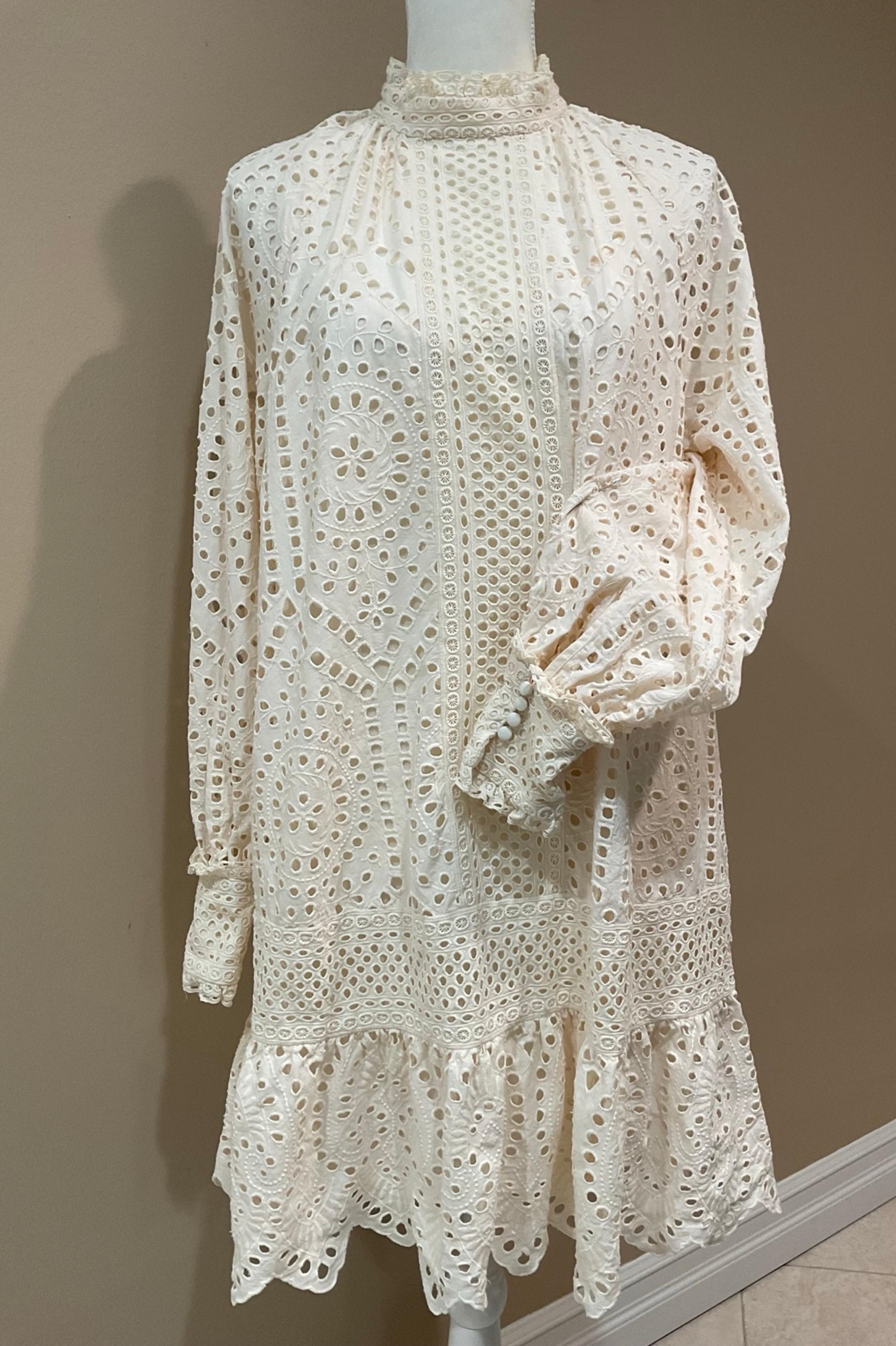 H&M Women’s Mini Off White Cotton Eyelet Dress, Ruffled Hem Sleeves, Size M