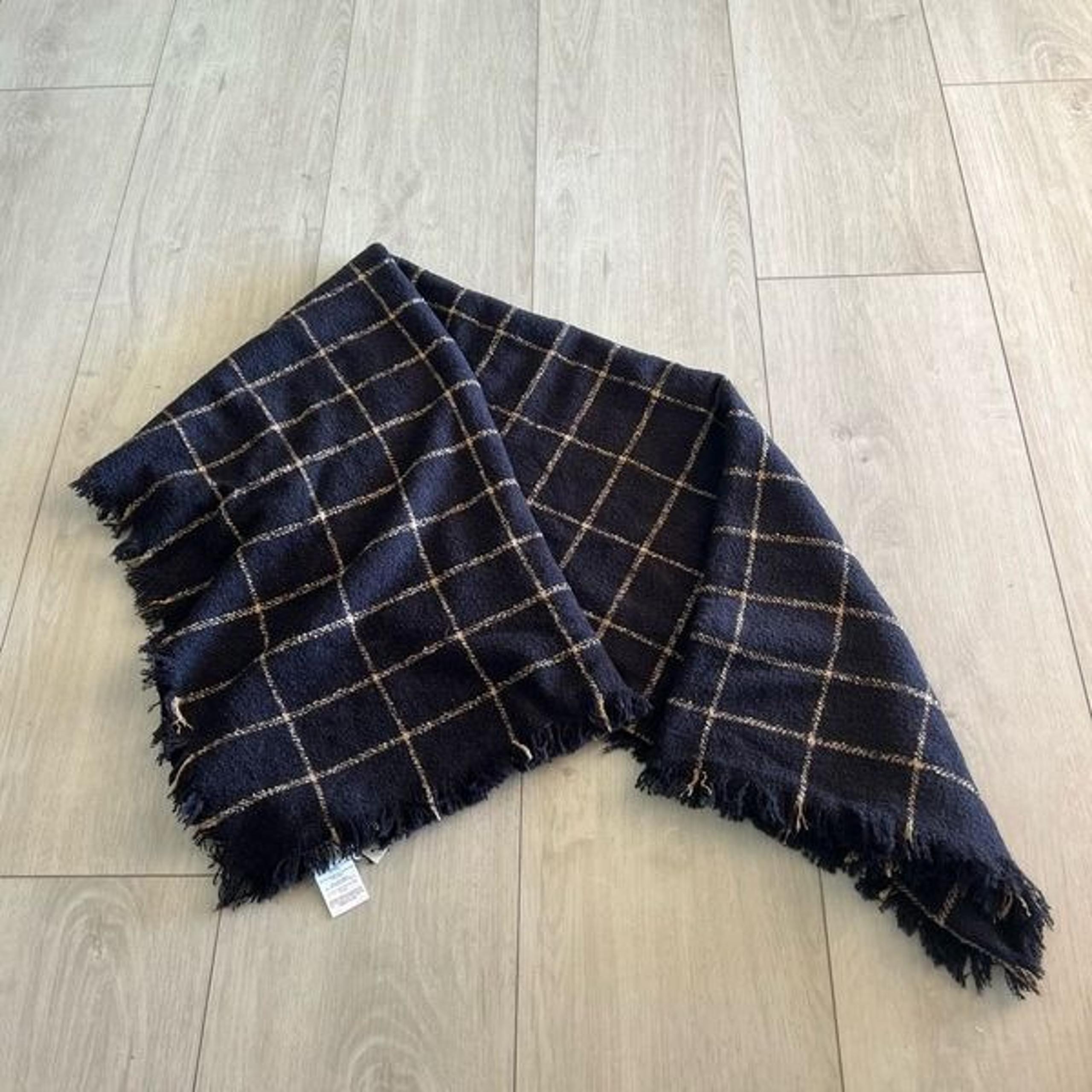 Madewell women scarves