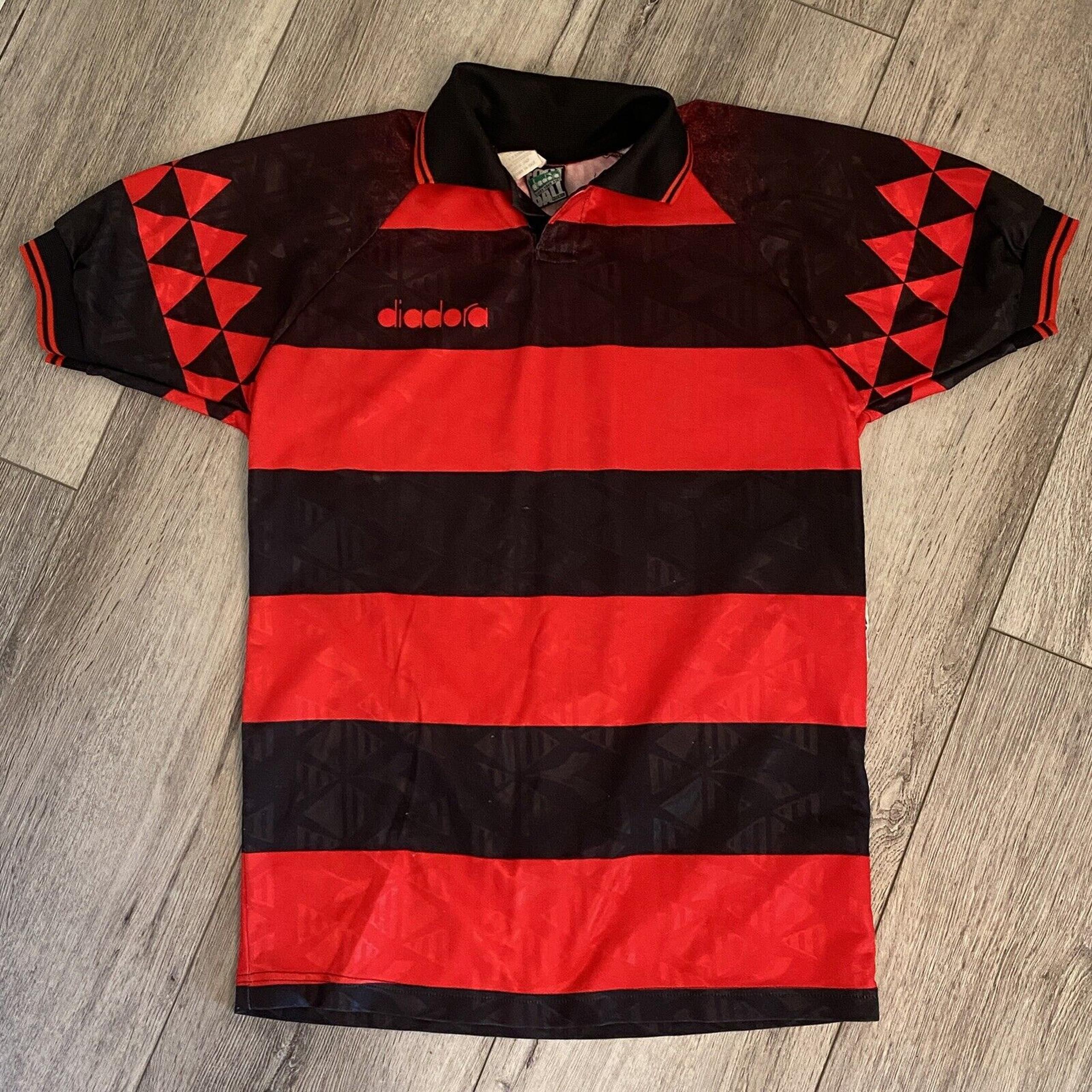 Vintage 1990s Diadora Italy Football Soccer Template Shirt Jersey Red Size Small