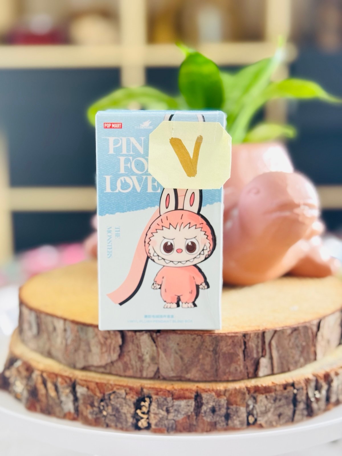 NEW LABUBU THE MONSTERS Pin for Love Series  -  Letter “V” Vinyl Plush pendant