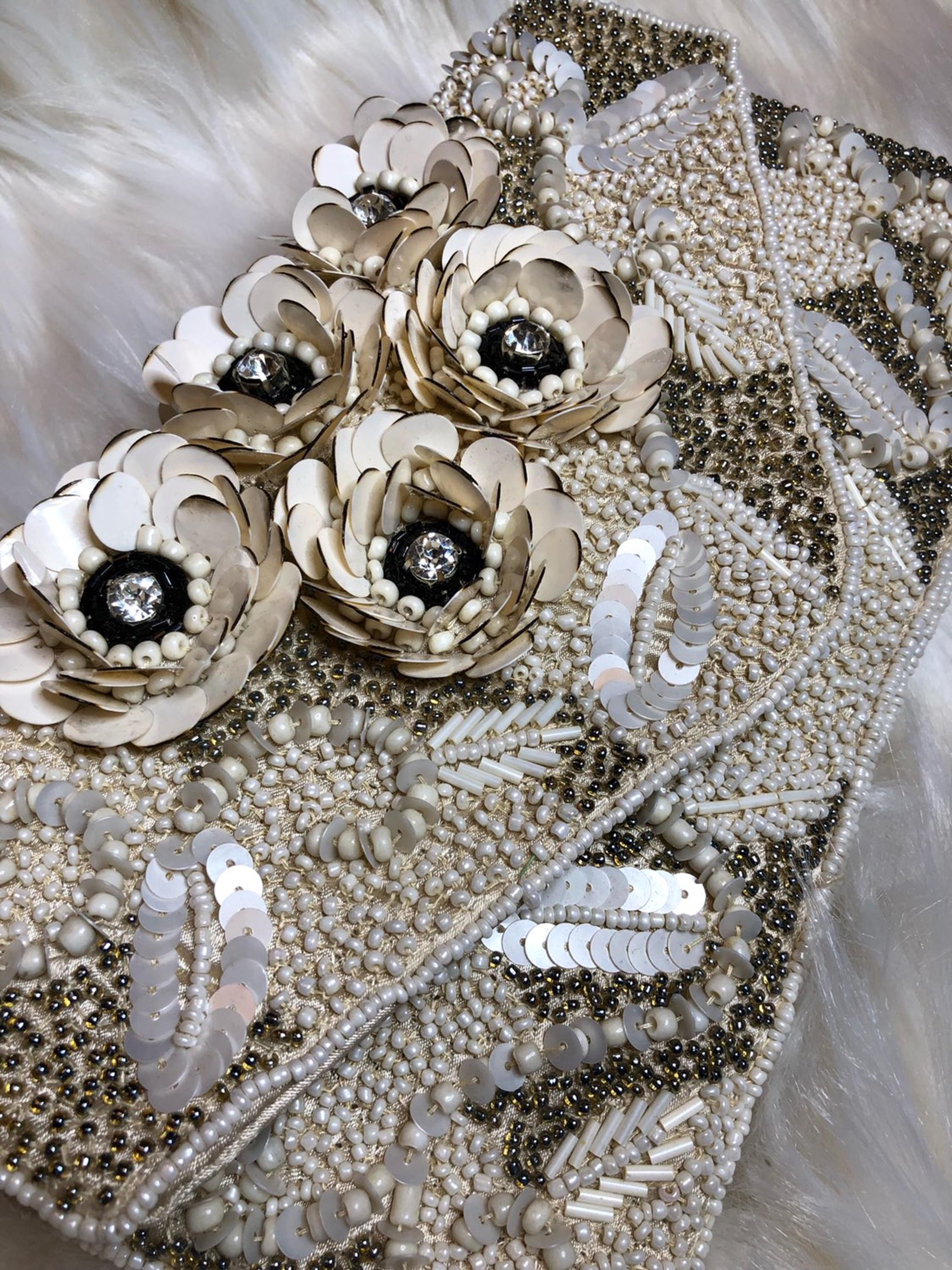 Pearly Clutch