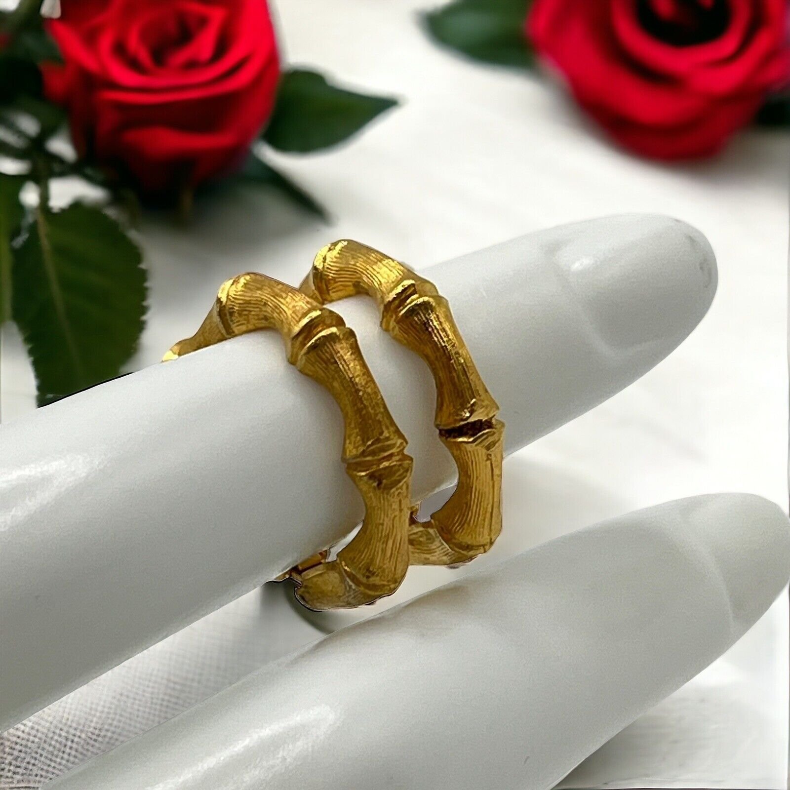 Vintage Signed Crown Trifari Bamboo Motif Gold Tone Hoop Clip On Earrings