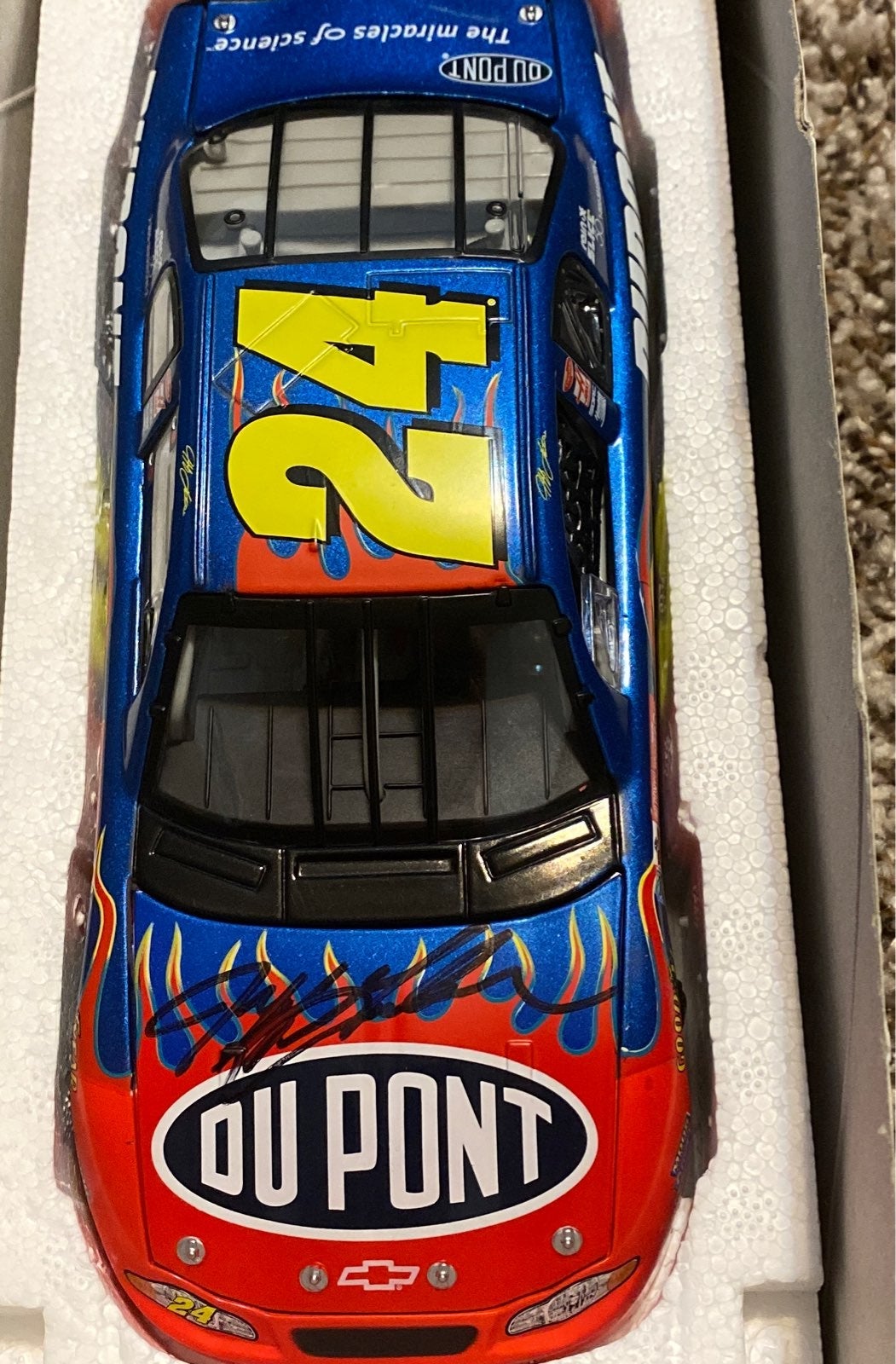 Jeff Gordon 2001 Autographed 1:24 Stock
