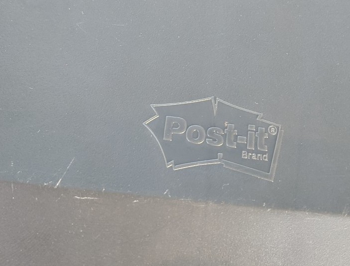 Polaroid Camera Post it sticky note Dispenser - detail