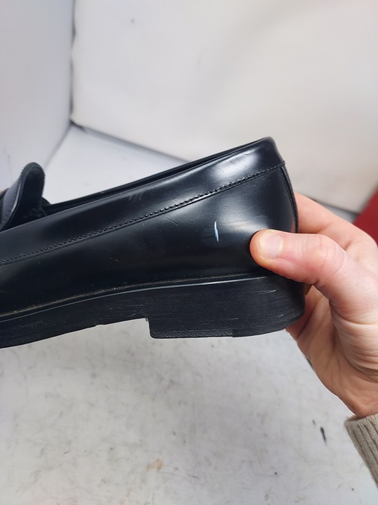VALENTINO GARAVANI ROMAN STUD BLACK LEATHER LOAFER
