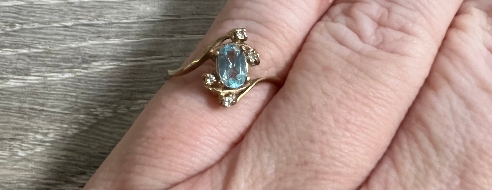 women rings size 9 Blue And Clear Stones Vintage Jewelry 10k Wedding Band Bin 48