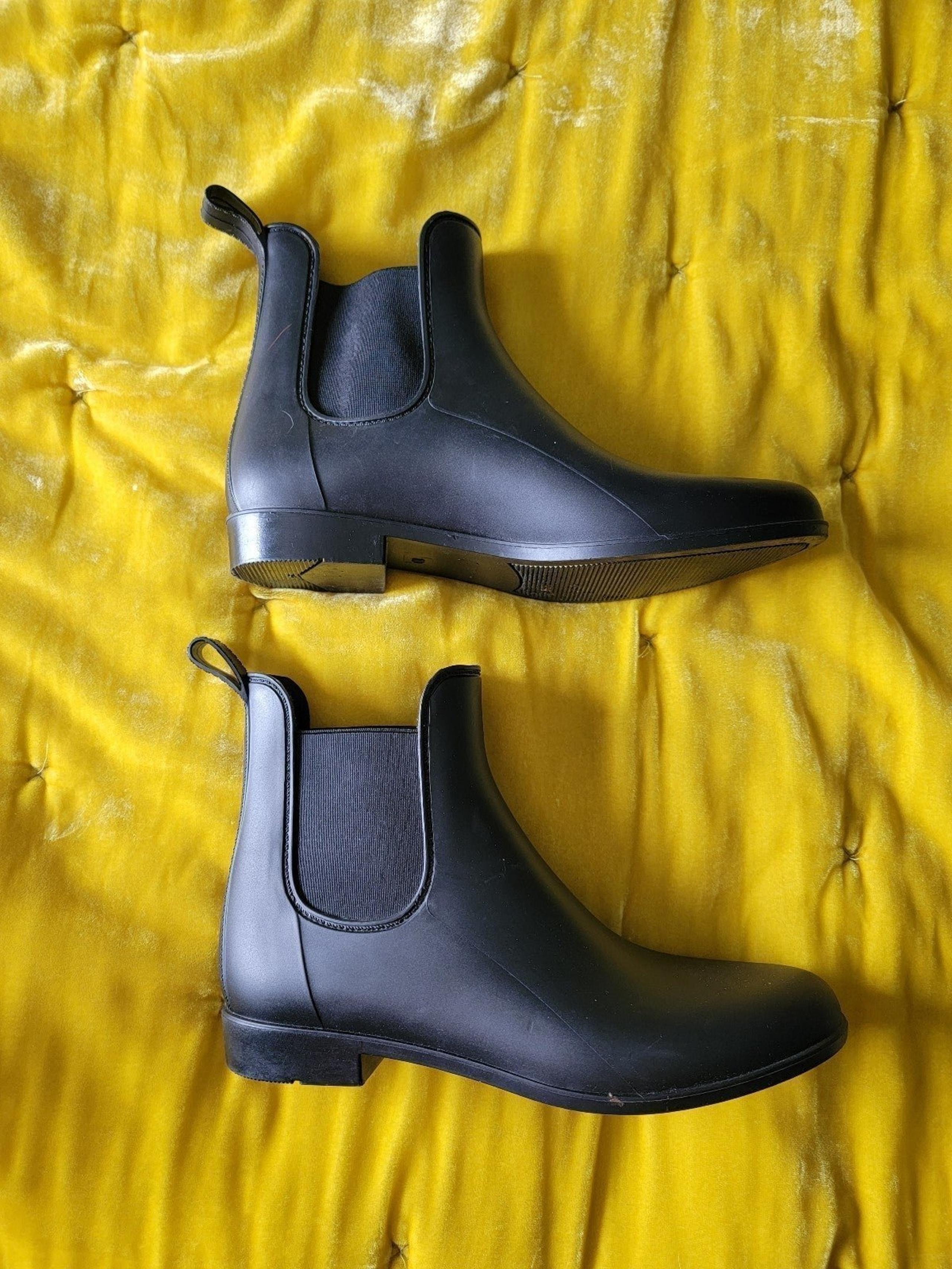 Rain Boots Size 10