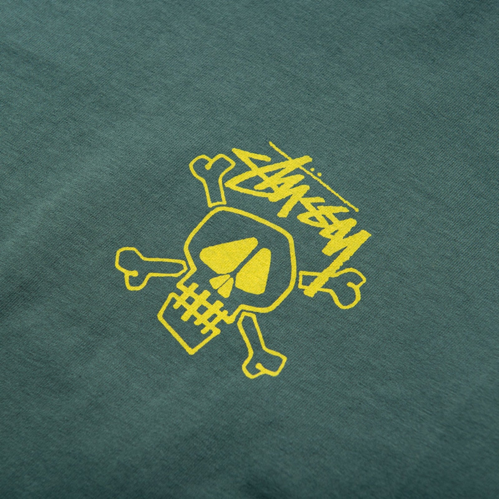 Stussy SKULL & BONES TEE PIGMENT DYED - Forest Green - Size