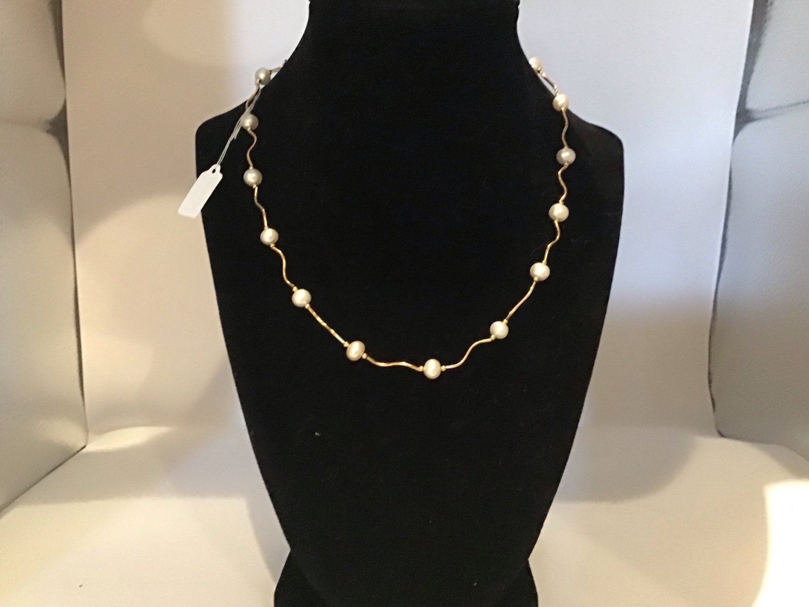 14K GOLD NECKLACE WITH PEARLS