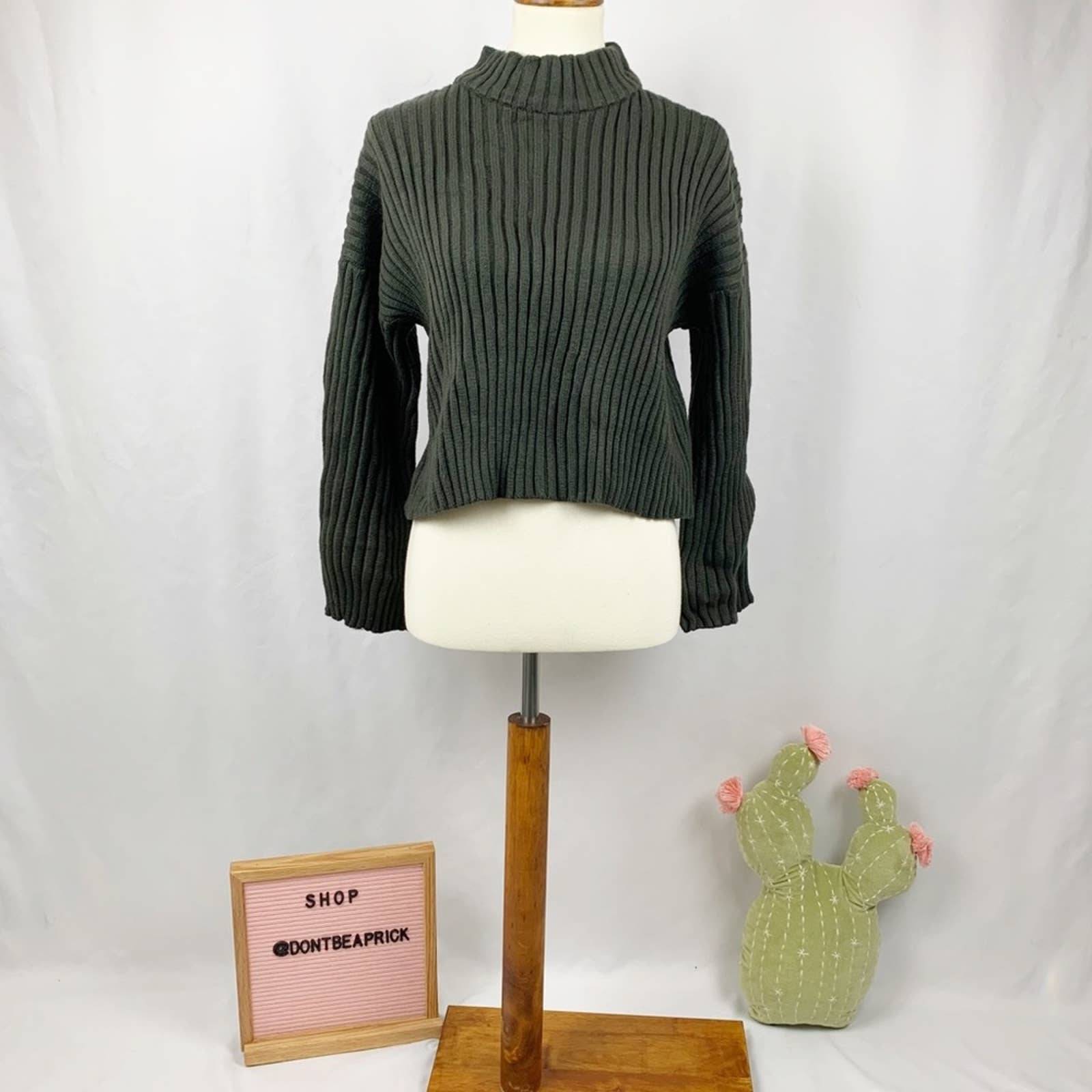 Zara Dark Green Sweater w/ Zippers