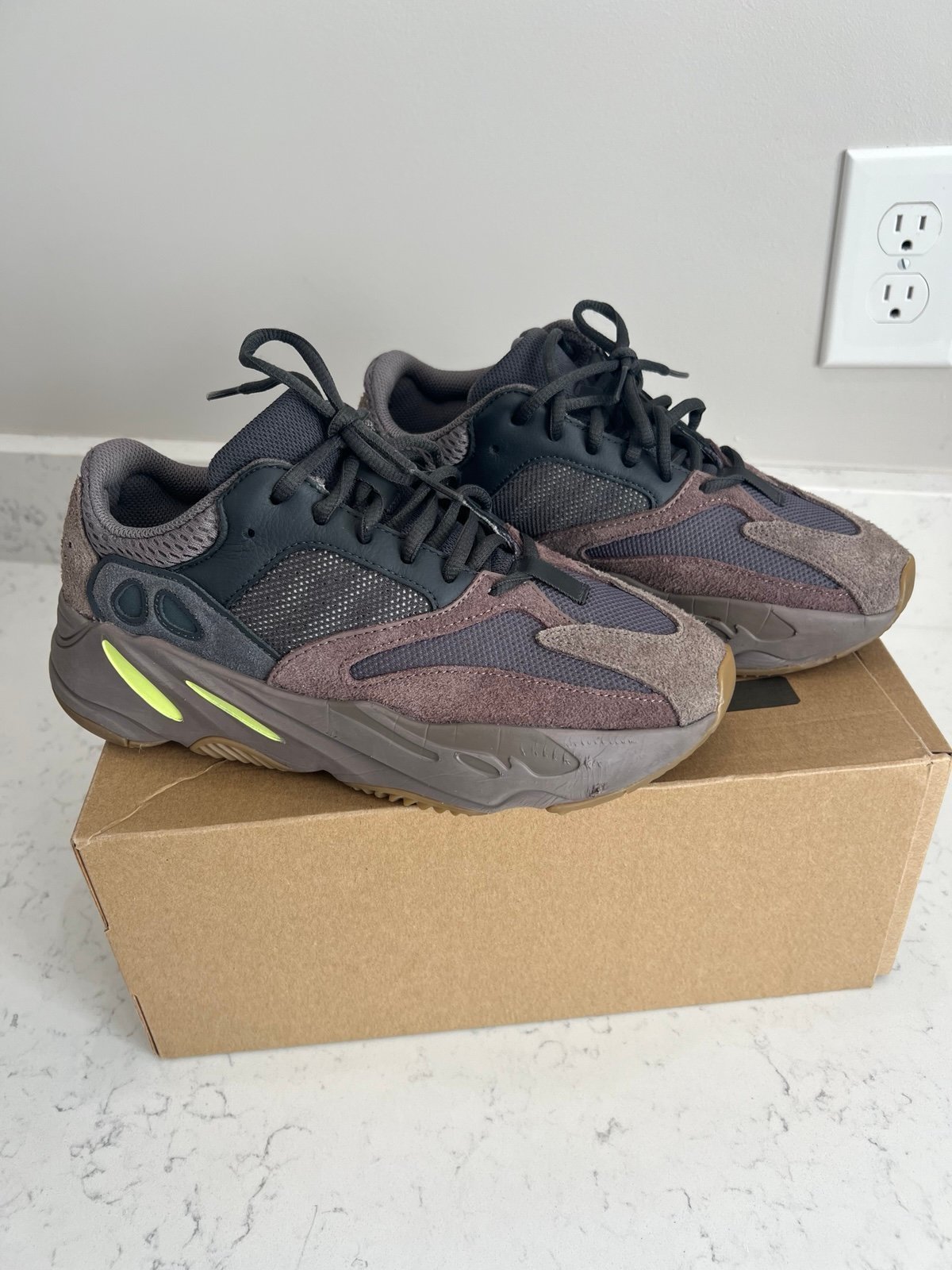 Adidas Yeezy Boost 700 Mauve