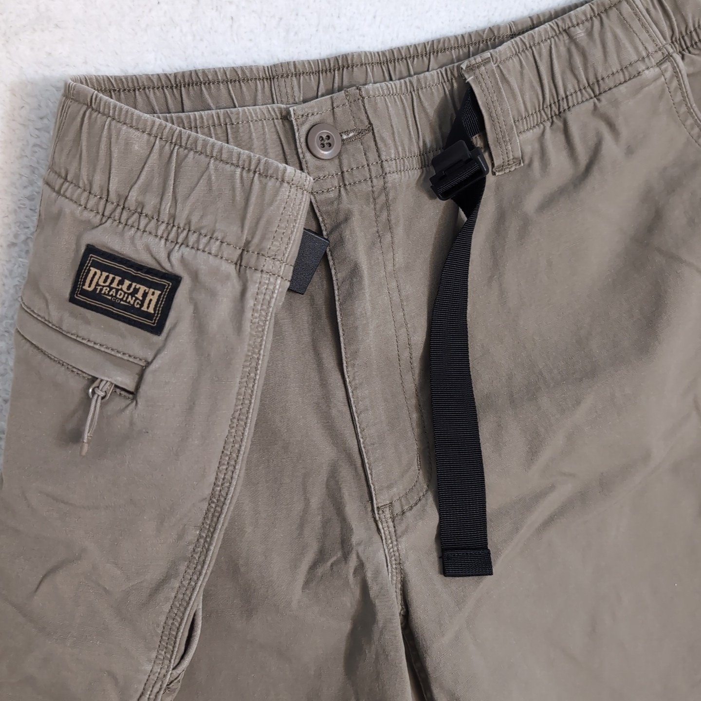 NEW Duluth Shorts Mens L 36x9 Brown Hiking Elastic Waist Belted Zip Pocket