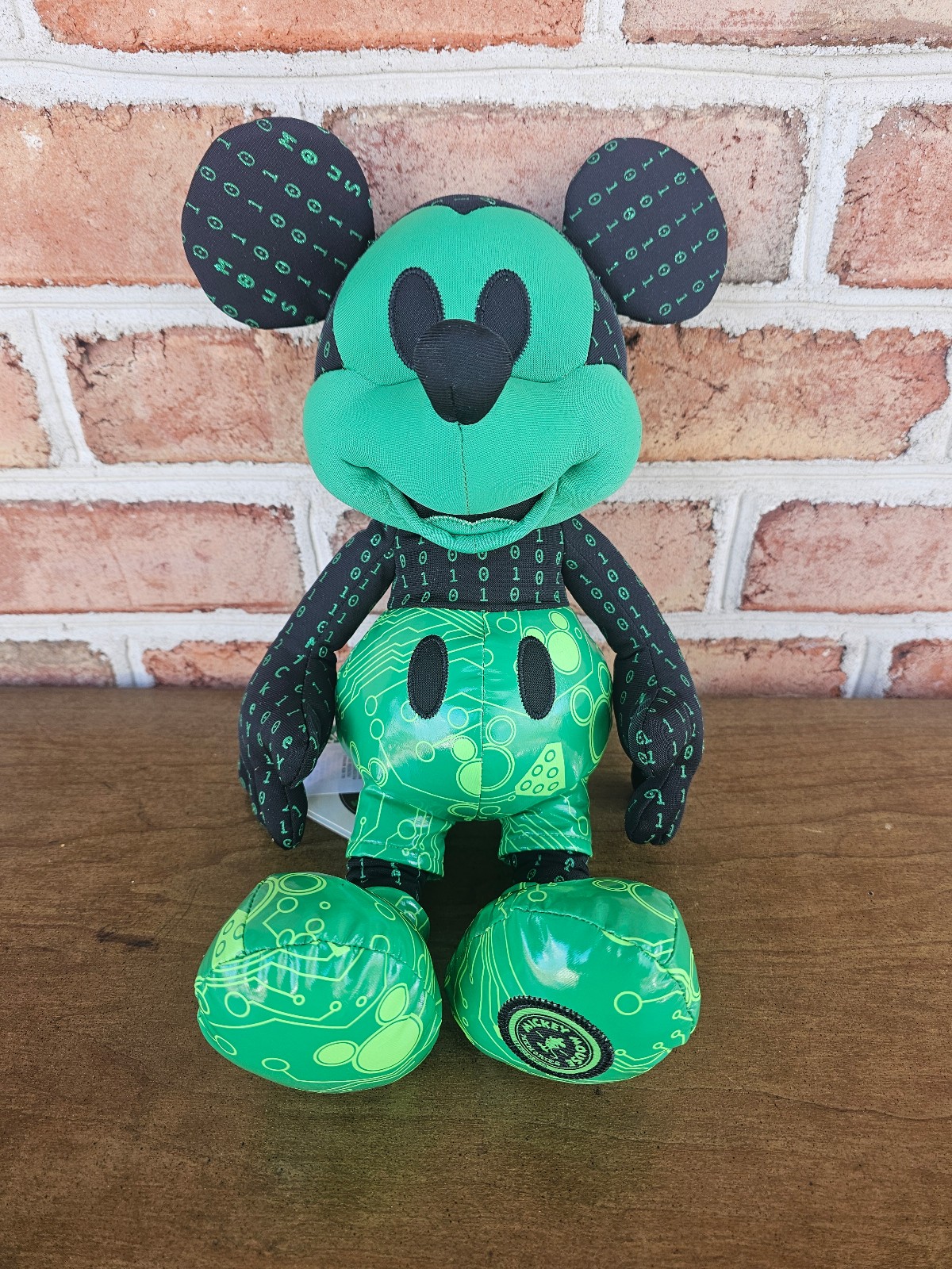 MICKEY MOUSE MEMORIES PLUSH 10/12