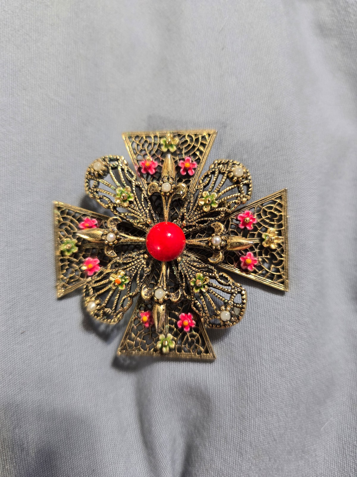 VINTAGE ART MALTESE CROSS BROOCH