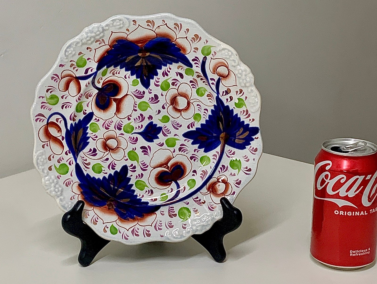 9” Grape Pattern Embossed Gaudy Welsh Scalloped Plate