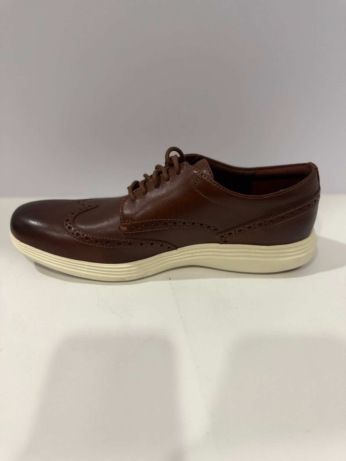 Cole Haan Men's Grand Tour Wingtip Oxfords. Woodbury / Ivory Size 10 M
