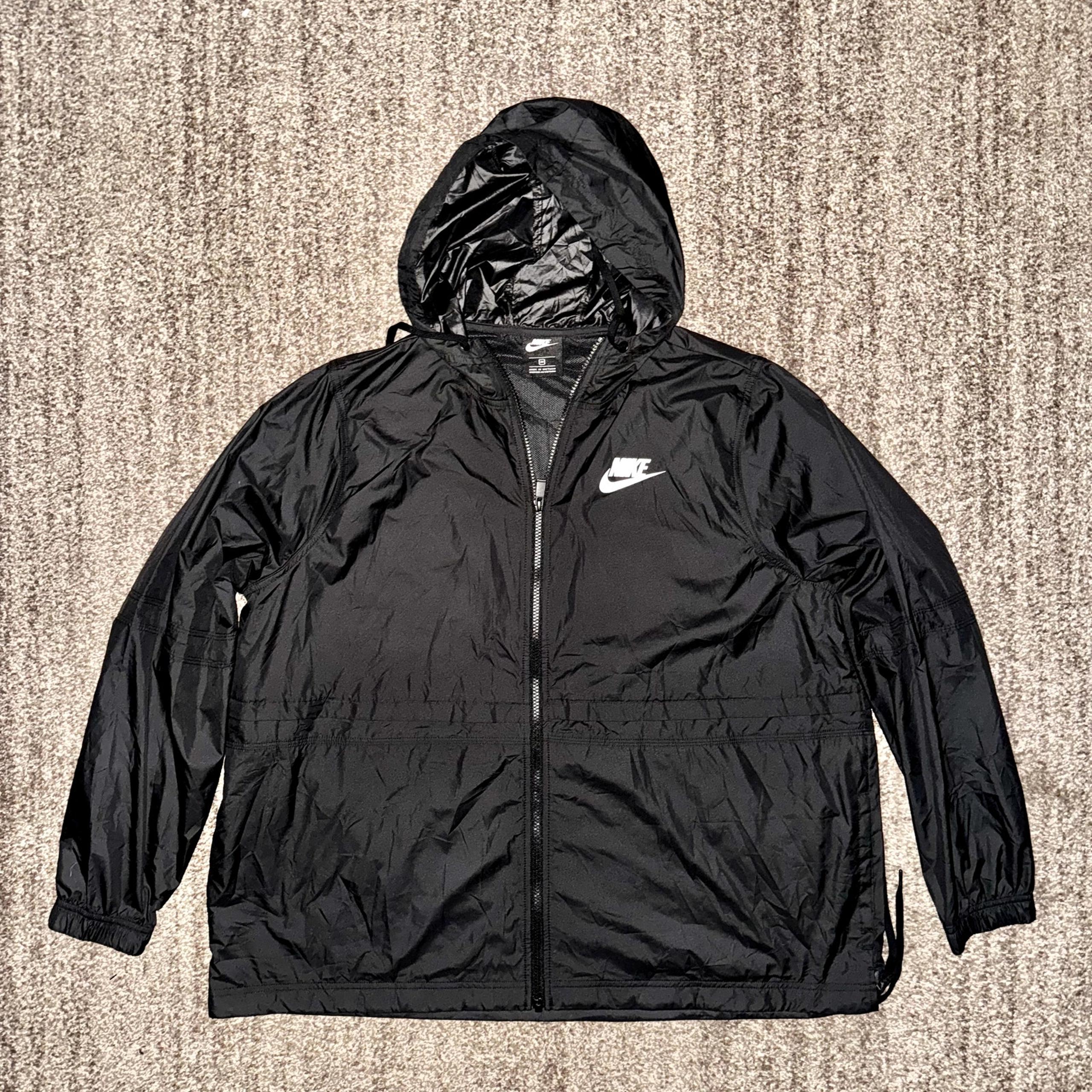 Nike Sportswear Essential Women's Black Full Zip Windrunner Jacket
