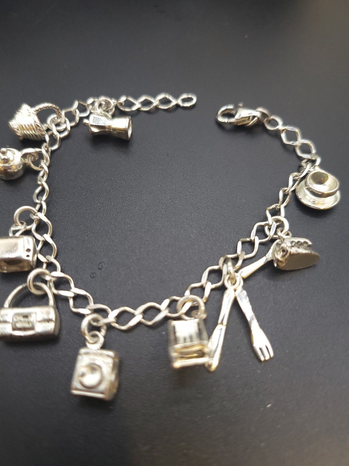 HVY VTG STERLING SILVER CHARM BRACELET. #1082