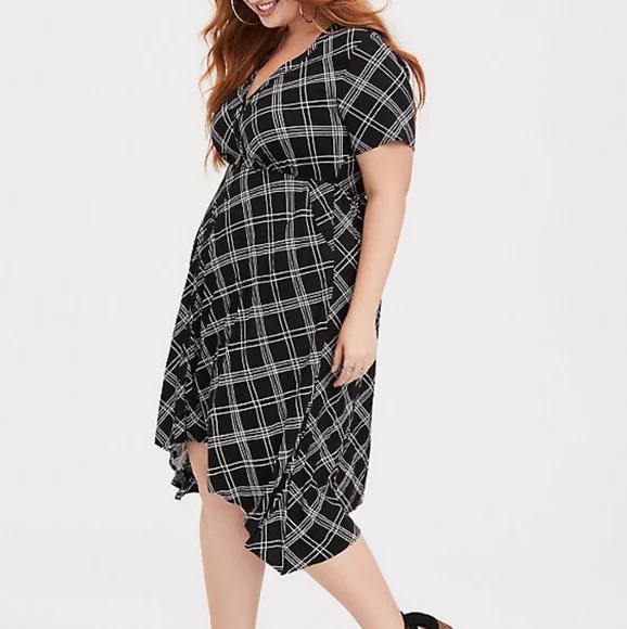 TORRID Black Plaid Challis Sharkbite Shirtdress - 2