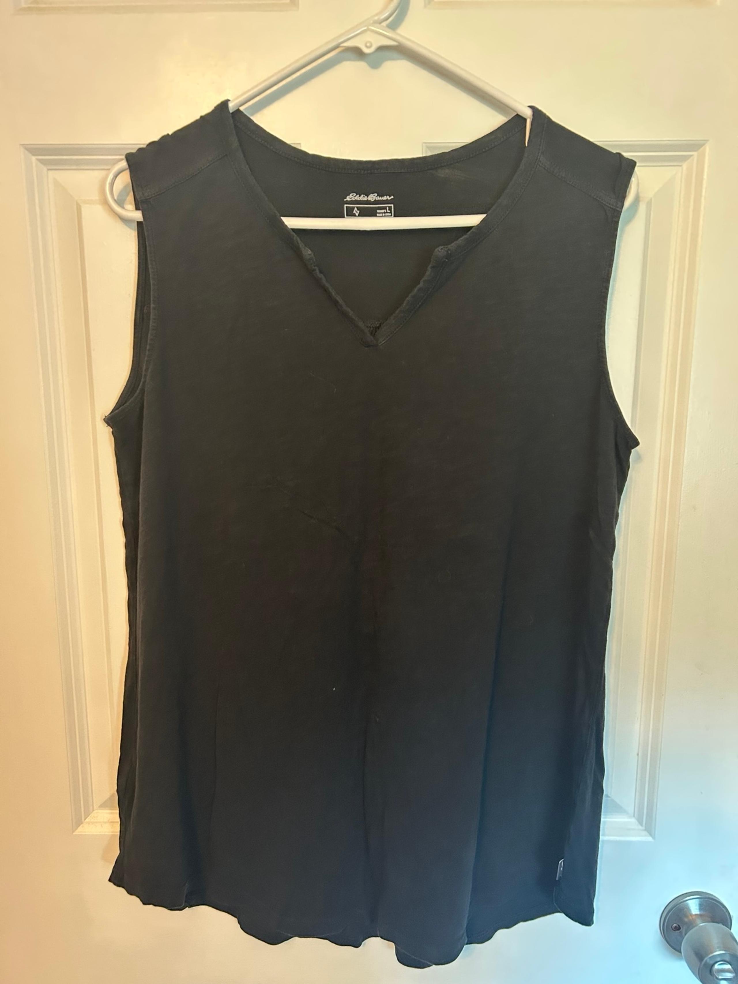 Women's Gate Check Sleeveless Split-Neck Tunic size large black