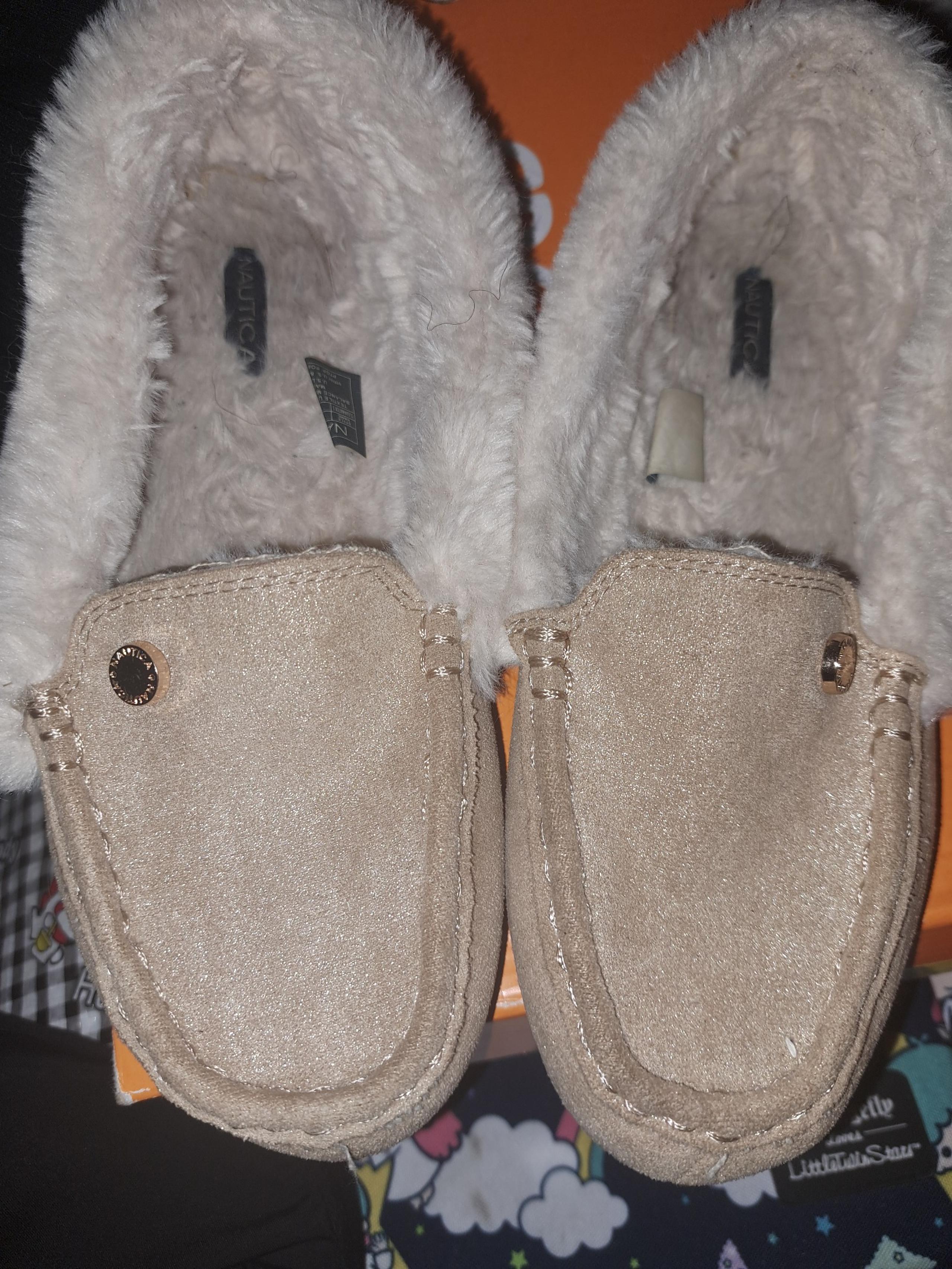 Womens Nautica Slippers size 8