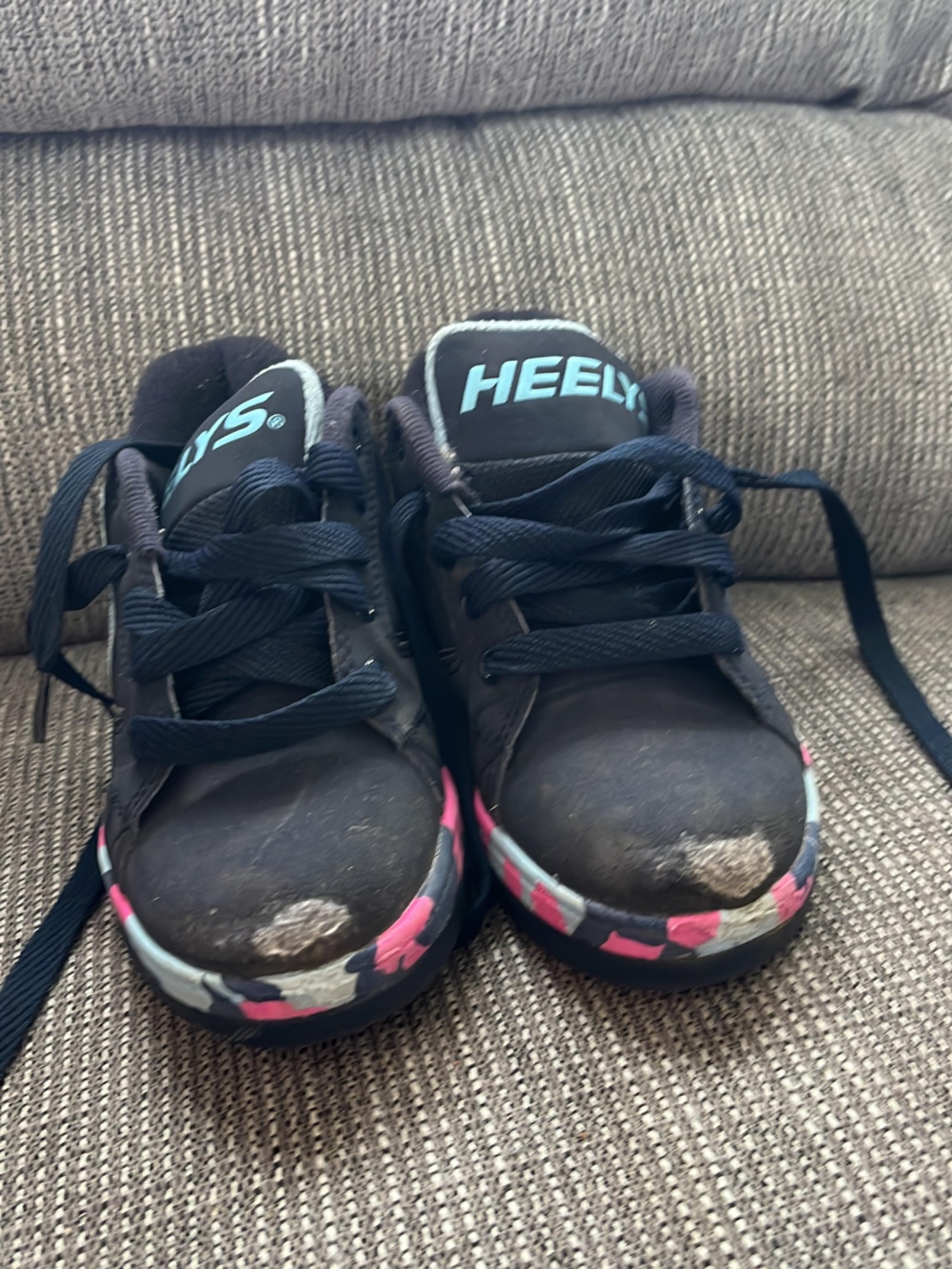 Heelys blue/pink camo size 13c