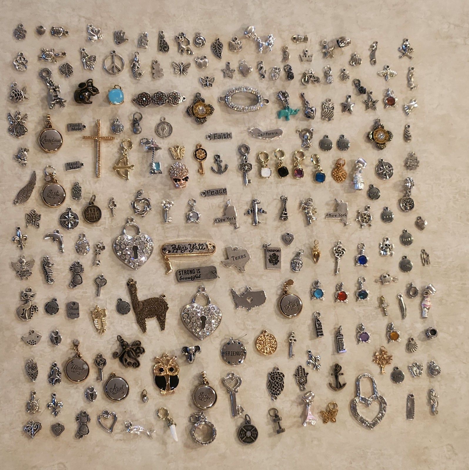 Lot of jewelry charms X