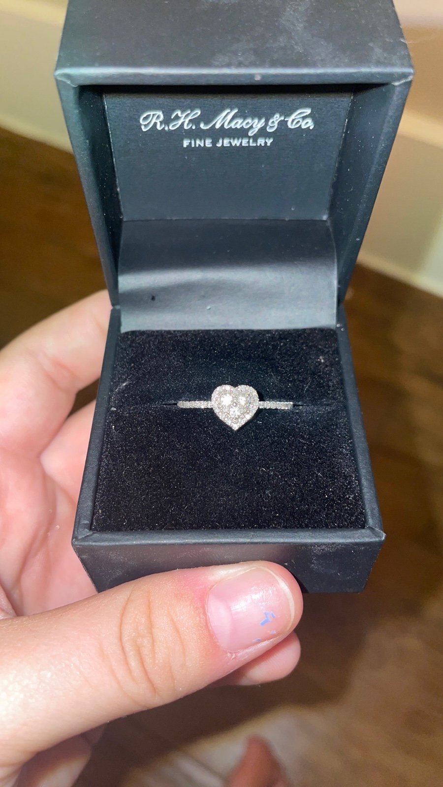 10k white gold diamond heart ring