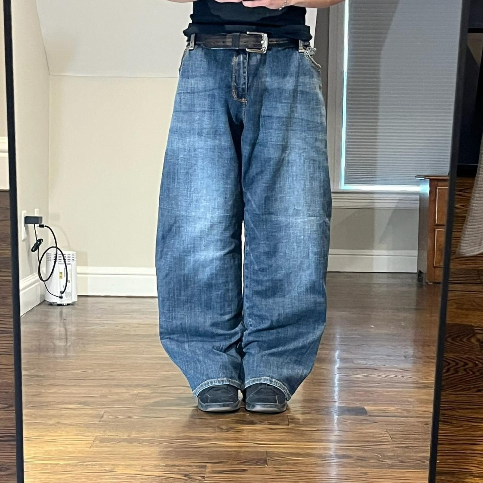 2000s vintage rare baggy wide leg faded darkwash aura jeans