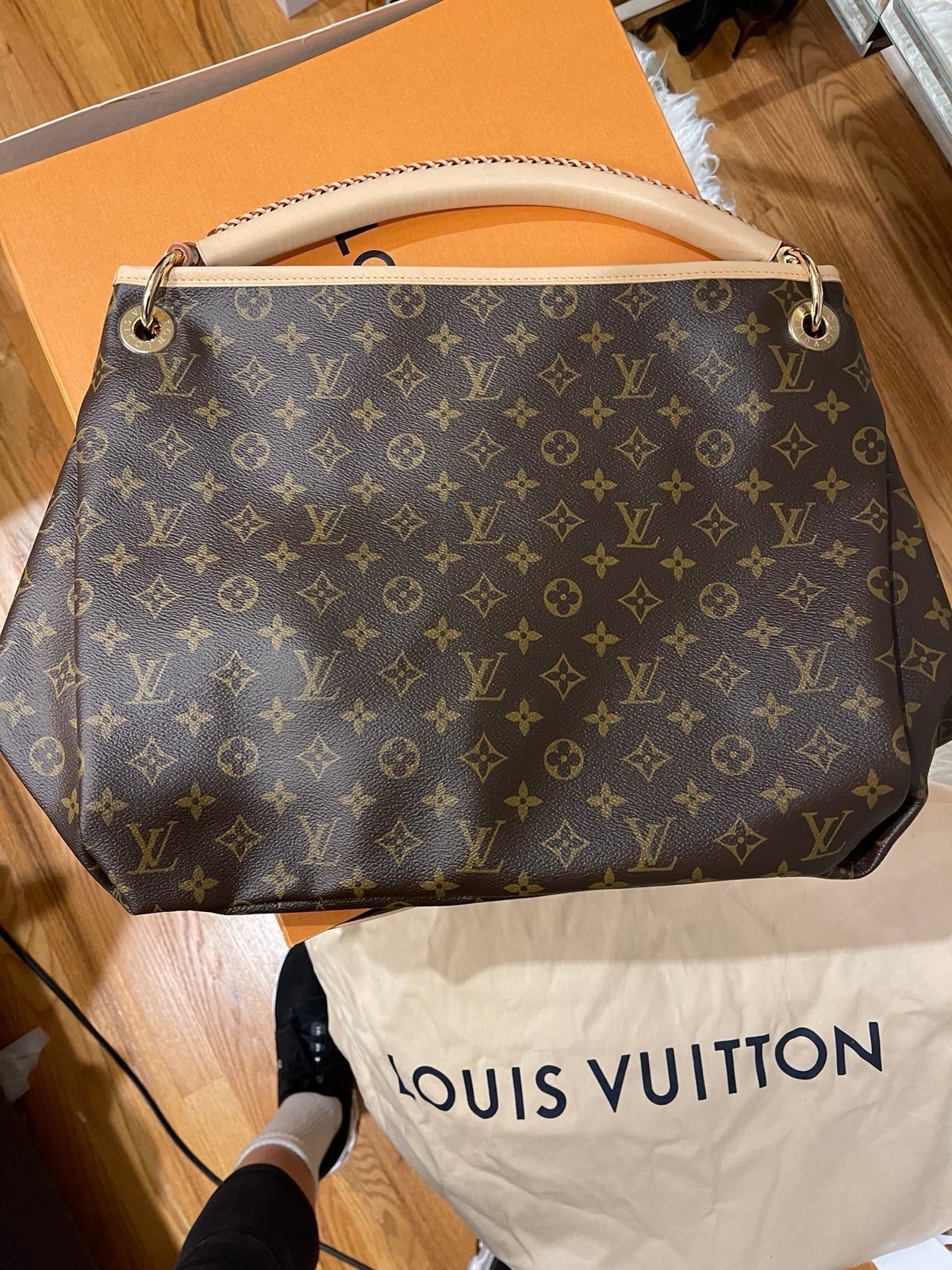Brand new Louis Vuitton Artsy-and wallet/pouch!