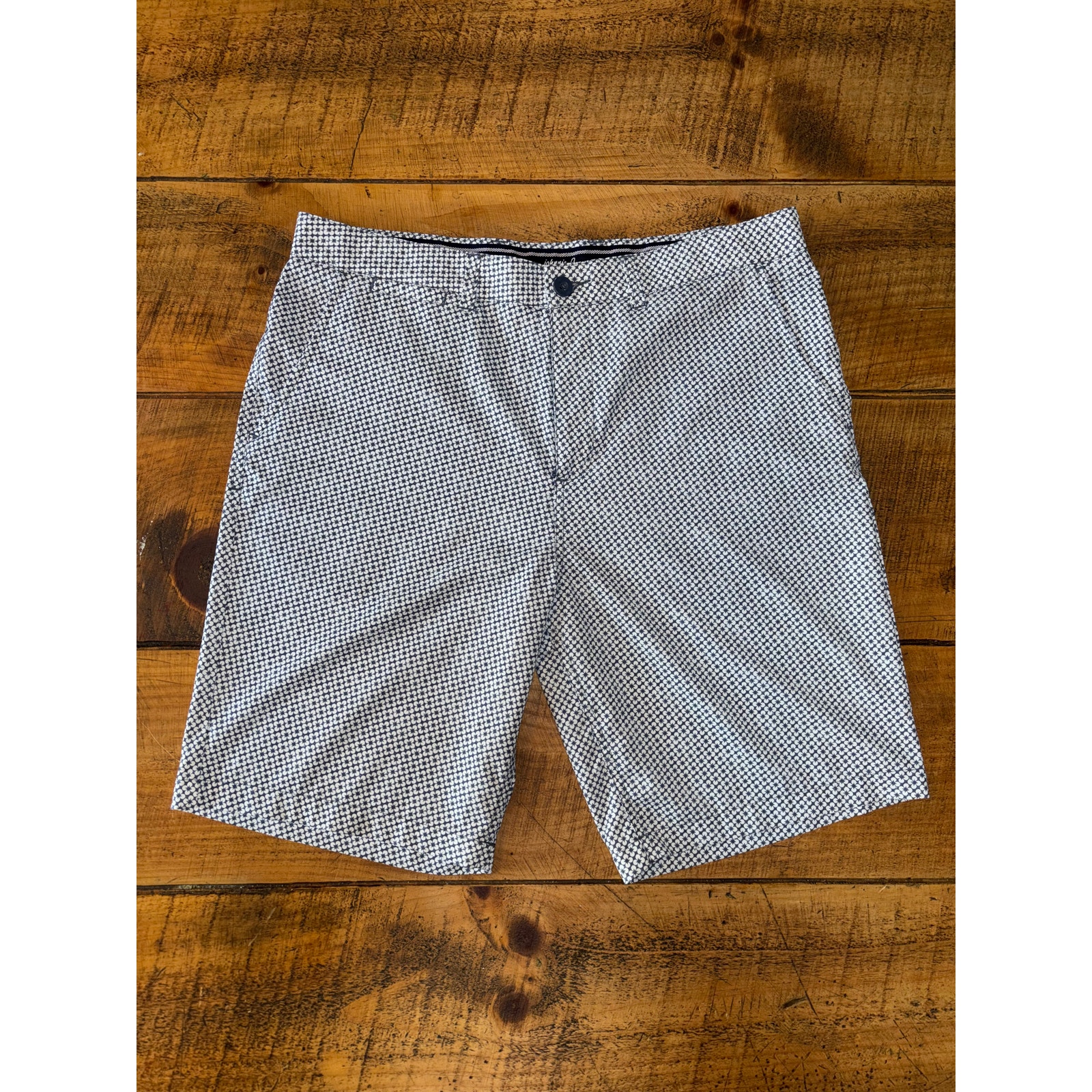 NWOT Mens Johnnie O Performance Floral Design Chino Lightweight Golf Shorts 34