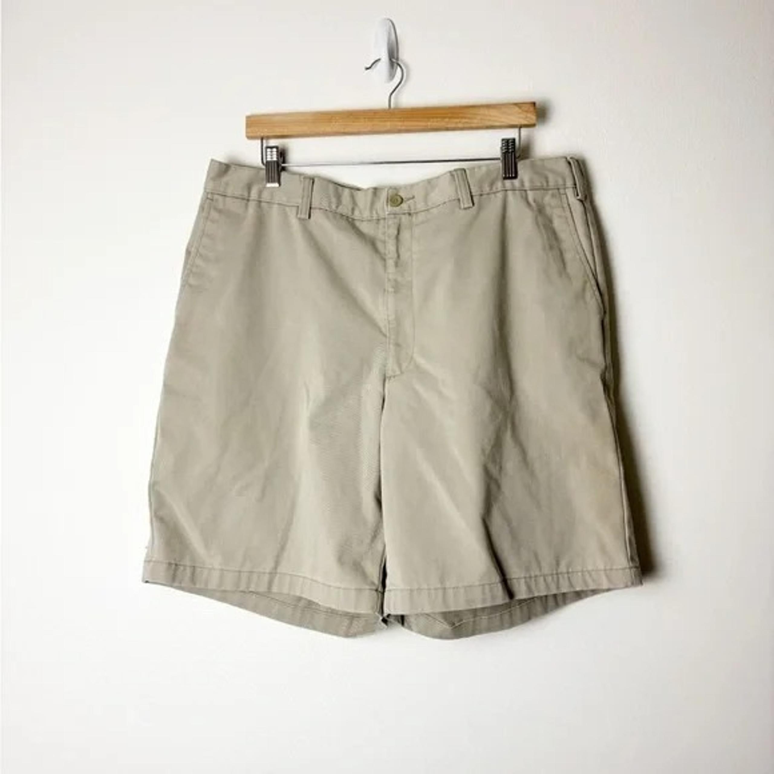 EDDIE BAUER • Men’s Khaki Casual Cotton Shorts Size 40